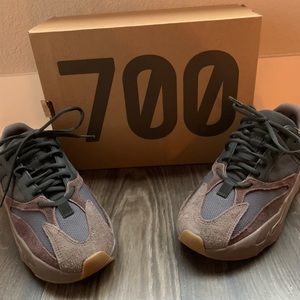 Yeezy 700